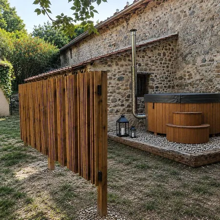 Holiday home Maison Bien-etre Avec & Bain Nordique Privatif Cremeaux